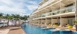 https://www.palmarbeachresortandspa.com/galleries/Pools/Swim Up Terraces1.webp